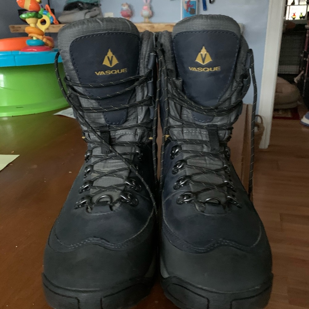 Vasque Men’s Snowburban hiking boots